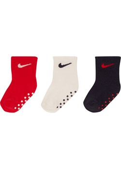 Antypoślizgowe skarpety do kostki z logo Swoosh dla maluchów Nike (3 pary) - Wielokolorowe ze sklepu Nike poland w kategorii Skarpetki dziecięce - zdjęcie 184669791