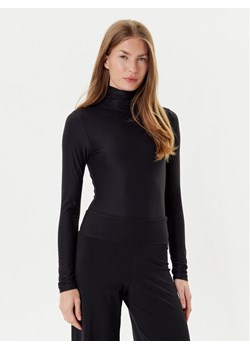 Guess Body O5GM10 KCDE0 Czarny Regular Fit ze sklepu MODIVO w kategorii Bluzki damskie - zdjęcie 184670282