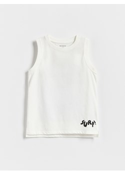 Reserved - Koszulka bez rękawów z nadrukiem - złamana biel ze sklepu Reserved w kategorii T-shirty chłopięce - zdjęcie 184679073