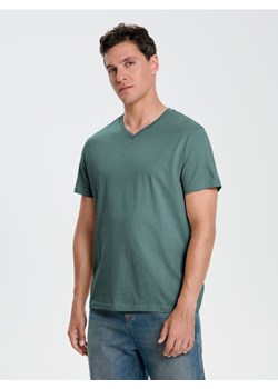 Sinsay - Koszulka basic z dekoltem w serek - zielony ze sklepu Sinsay w kategorii T-shirty męskie - zdjęcie 184680224