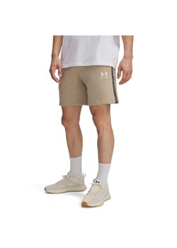 Męskie spodenki dresowe Under Armour UA Icon Fleece Short Taping - beżowe ze sklepu Sportstylestory.com w kategorii Spodenki męskie - zdjęcie 184680553