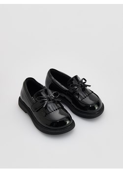 Reserved - Lakierowane loafersy - czarny ze sklepu Reserved w kategorii Półbuty dziecięce - zdjęcie 184687992