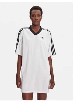 adidas Sukienka codzienna adicolor Football Jacquard KB8153 Biały Oversize ze sklepu MODIVO w kategorii Sukienki - zdjęcie 184688541