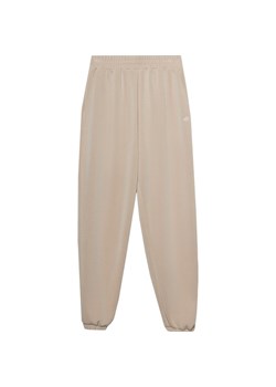 Spodnie dresowe damskie 4FWSS24TTROF642 4F ze sklepu SPORT-SHOP.pl w kategorii Spodnie damskie - zdjęcie 184698642