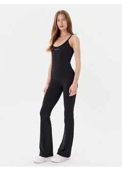 Guess Kombinezon V5RD06 KCD02 Czarny Regular Fit ze sklepu MODIVO w kategorii Kombinezony damskie - zdjęcie 184698951