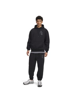Męskie spodnie dresowe joggery Under Armour UA Icon Flc Graphic - czarne ze sklepu Sportstylestory.com w kategorii Spodnie męskie - zdjęcie 184700430