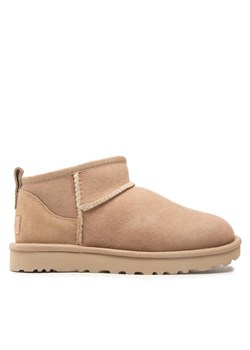 Śniegowce Ugg W Classic Ultra Mini 1116109 Beżowy ze sklepu eobuwie.pl w kategorii Śniegowce damskie - zdjęcie 184705350
