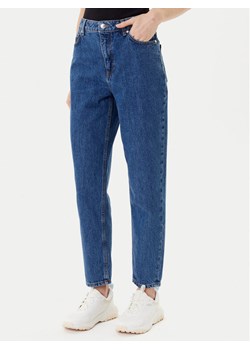 HUGO Jeansy Garlene 50542462 Niebieski Mom Fit ze sklepu MODIVO w kategorii Jeansy damskie - zdjęcie 184706780