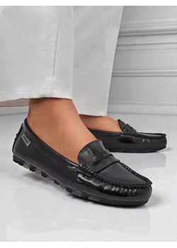 Damskie Mokasyny Cyra Nero z ekoskóry lakierowanej, klasyczny styl włoski ze sklepu royalfashion.pl w kategorii Mokasyny damskie - zdjęcie 184731373