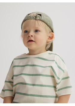 Reserved - Bawełniany t-shirt w paski - złamana biel - id: 489ED-01X - marki Reserved - 184733972 Reserved - Bawełniany t-shirt w paski - złamana biel ze sklepu Reserved w kategorii T-shirty chłopięce - zdjęcie 184733972
