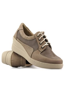 Sneakersy damskie na koturnie - HELIOS Komfort 373, ciemny beż ze sklepu ulubioneobuwie w kategorii Półbuty damskie - zdjęcie 184735893