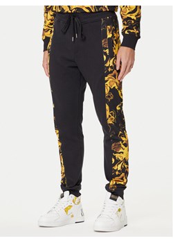 Versace Jeans Couture Spodnie dresowe 79GAA3C0 FS201 Czarny Regular Fit ze sklepu MODIVO w kategorii Spodnie męskie - zdjęcie 184738831