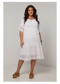 Curvy Lady Sukienka w kolorze białym ze sklepu Limango Polska w kategorii Sukienki - zdjęcie 184742340