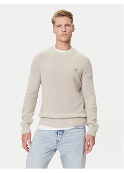 Tommy Jeans Sweter DM0DM21652 Beżowy Slim Fit ze sklepu MODIVO w kategorii Swetry męskie - zdjęcie 184749450