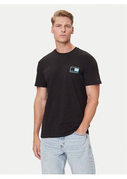 Tommy Jeans T-Shirt Pop Color Flag DM0DM21577 Czarny Regular Fit ze sklepu MODIVO w kategorii T-shirty męskie - zdjęcie 184753001
