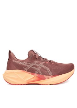 Asics Buty do biegania Novablast 5 1012B765 Brązowy ze sklepu MODIVO w kategorii Buty sportowe damskie - zdjęcie 184753024
