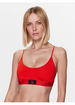 Calvin Klein Underwear Biustonosz top Light Lined 000QF7245E Czerwony ze sklepu MODIVO w kategorii Biustonosze - zdjęcie 184760374