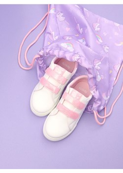 Sinsay - Sneakersy na rzepy z brokatem - biały - id: 917EK-00X - marki Sinsay - 184793101 Sinsay - Sneakersy na rzepy z brokatem - biały ze sklepu Sinsay w kategorii Buty sportowe dziecięce - zdjęcie 184793101