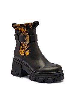 Versace Jeans Couture Sztyblety na słupku FONDO SOPHIE DIS. 84 ze sklepu Gomez Fashion Store w kategorii Botki - zdjęcie 184795953