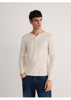 Reserved - Longsleeve slim fit w prążek - złamana biel ze sklepu Reserved w kategorii T-shirty męskie - zdjęcie 184796970