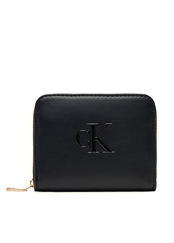 Mały Portfel Damski Calvin Klein Raised Ck Medium Zip LV04F1026G Czarny ze sklepu eobuwie.pl w kategorii Portfele damskie - zdjęcie 184799752