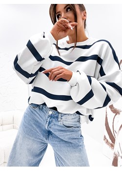 BLUZA OVERSIZE W PASKI- GRANATOWA ze sklepu olika.com.pl w kategorii Bluzy damskie - zdjęcie 184809191