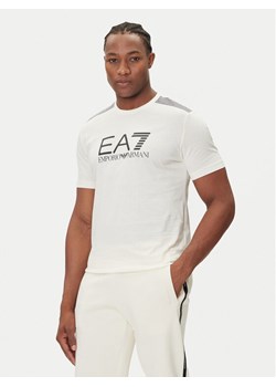 EA7 Emporio Armani T-Shirt 7M000961 AF10375 U1105 Beżowy Regular Fit ze sklepu MODIVO w kategorii T-shirty męskie - zdjęcie 184810881