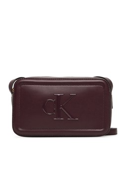Torebka Calvin Klein Bold Ck Camera Bag LV04F3220G Bordowy ze sklepu eobuwie.pl w kategorii Listonoszki - zdjęcie 184812370