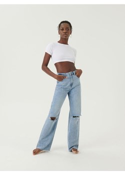 Sinsay - Crop top w prążki - biały ze sklepu Sinsay w kategorii Bluzki damskie - zdjęcie 184815094