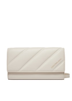 Calvin Klein Jeans Torebka Quil Ted Longfold K60K612257 Biały ze sklepu MODIVO w kategorii Listonoszki - zdjęcie 184820124
