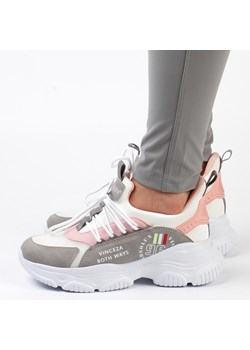 Białe sneakersy damskie Vinceza 8771 ze sklepu suzana.pl w kategorii Buty sportowe damskie - zdjęcie 184823861
