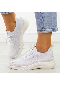 Białe sportowe buty damskie Vinceza 17365 ze sklepu suzana.pl w kategorii Buty sportowe damskie - zdjęcie 184824133