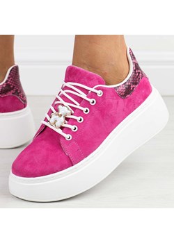 Fuksja zamszowe skórzane sneakersy damskie Vinceza 89104 - id: 29827 - marki Vinceza - 184833620 Fuksja zamszowe skórzane sneakersy damskie Vinceza 89104 ze sklepu suzana.pl w kategorii Trampki damskie - zdjęcie 184833620