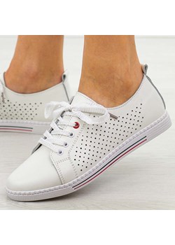 Białe ażurowe skórzane półbuty, tenisówki damskie S.Barski 587 ze sklepu suzana.pl w kategorii Trampki damskie - zdjęcie 184838070