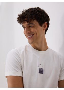 Reserved - T-shirt regular z nadrukiem - złamana biel ze sklepu Reserved w kategorii T-shirty męskie - zdjęcie 184842733