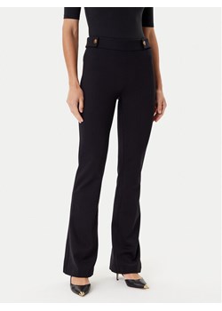 Guess Spodnie materiałowe W5YB0I KCMU2 Czarny Regular Fit ze sklepu MODIVO w kategorii Spodnie damskie - zdjęcie 184848983