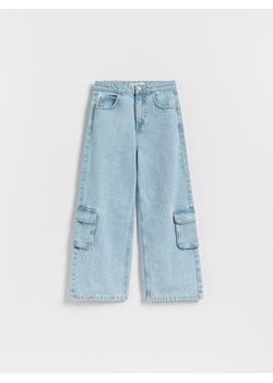 Reserved - Jeansy wide leg z kieszeniami cargo - niebieski ze sklepu Reserved w kategorii Spodnie dziewczęce - zdjęcie 184854193