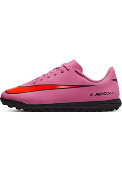 Buty piłkarskie typu low top na nawierzchnie typu turf dla małych/dużych dzieci Nike Jr. Mercurial Vapor 16 Club - Różowy ze sklepu Nike poland w kategorii Buty sportowe dziecięce - zdjęcie 184862812