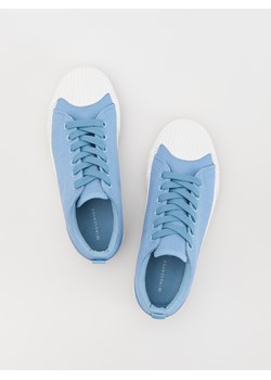 Reserved - Klasyczne trampki - niebieski ze sklepu Reserved w kategorii Trampki dziecięce - zdjęcie 184870581