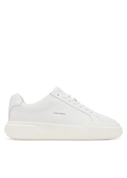 Sneakersy Calvin Klein Chunky Cupsole Laceup Lth Wn YW0YW01947 Biały ze sklepu eobuwie.pl w kategorii Buty sportowe damskie - zdjęcie 184871323