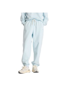 Spodnie damskie New Balance WP41513FRL - niebieskie ze sklepu streetstyle24.pl w kategorii Spodnie damskie - zdjęcie 184872862