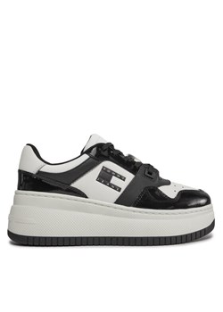 Tommy Jeans Sneakersy Tjw Retro Basket Flatform Patent EN0EN02523 Écru ze sklepu MODIVO w kategorii Trampki damskie - zdjęcie 184875202
