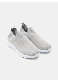Sinsay - Sneakersy slip on - szary ze sklepu Sinsay w kategorii Buty sportowe damskie - zdjęcie 184876192