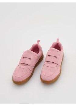 Reserved - Sneakersy z łączonych materiałów - różowy ze sklepu Reserved w kategorii Trampki dziecięce - zdjęcie 184883133