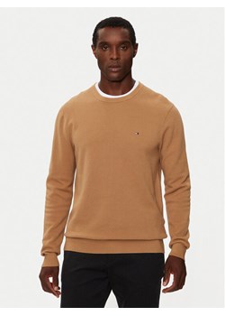 Tommy Hilfiger Sweter Essential MW0MW36347 Brązowy Regular Fit ze sklepu MODIVO w kategorii Swetry męskie - zdjęcie 184888593