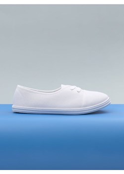 Sinsay - Tenisówki - biały ze sklepu Sinsay w kategorii Trampki damskie - zdjęcie 184905143