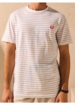 Sinsay - Koszulka w paski z drobnym ozdobnym haftem - beżowy ze sklepu Sinsay w kategorii T-shirty męskie - zdjęcie 184915662
