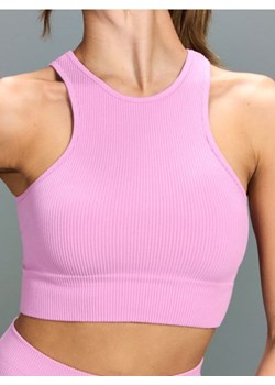 Sinsay - Krótki bezszwowy top z elastycznej tkaniny - różowy - id: 828FR-03X - marki Sinsay - 184915830 Sinsay - Krótki bezszwowy top z elastycznej tkaniny - różowy ze sklepu Sinsay w kategorii Bluzki damskie - zdjęcie 184915830