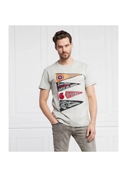 GUESS T-shirt PENNANT | Regular Fit ze sklepu Gomez Fashion Store w kategorii T-shirty męskie - zdjęcie 184945162