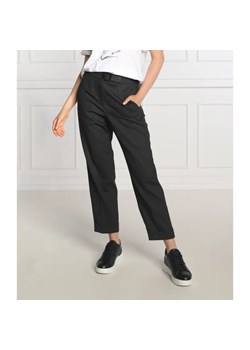 Peserico Wełniane spodnie | carrot fit ze sklepu Gomez Fashion Store w kategorii Spodnie damskie - zdjęcie 184947514
